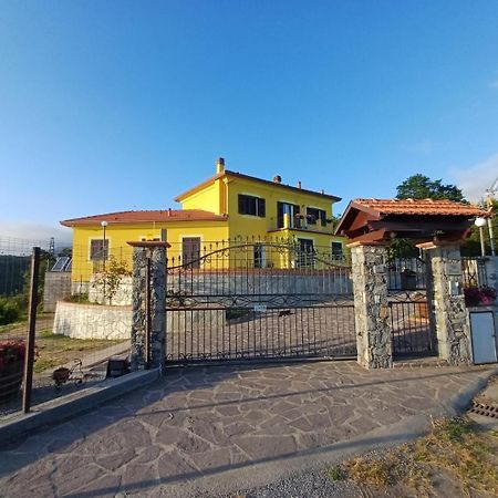 Joivy Villa Guanna - Charming Flat With Garden Bracco Kültér fotó