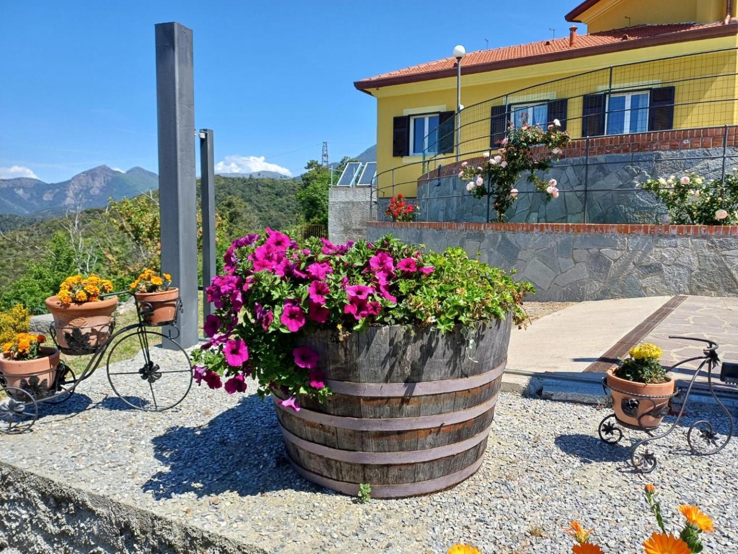 Joivy Villa Guanna - Charming Flat With Garden Bracco Kültér fotó