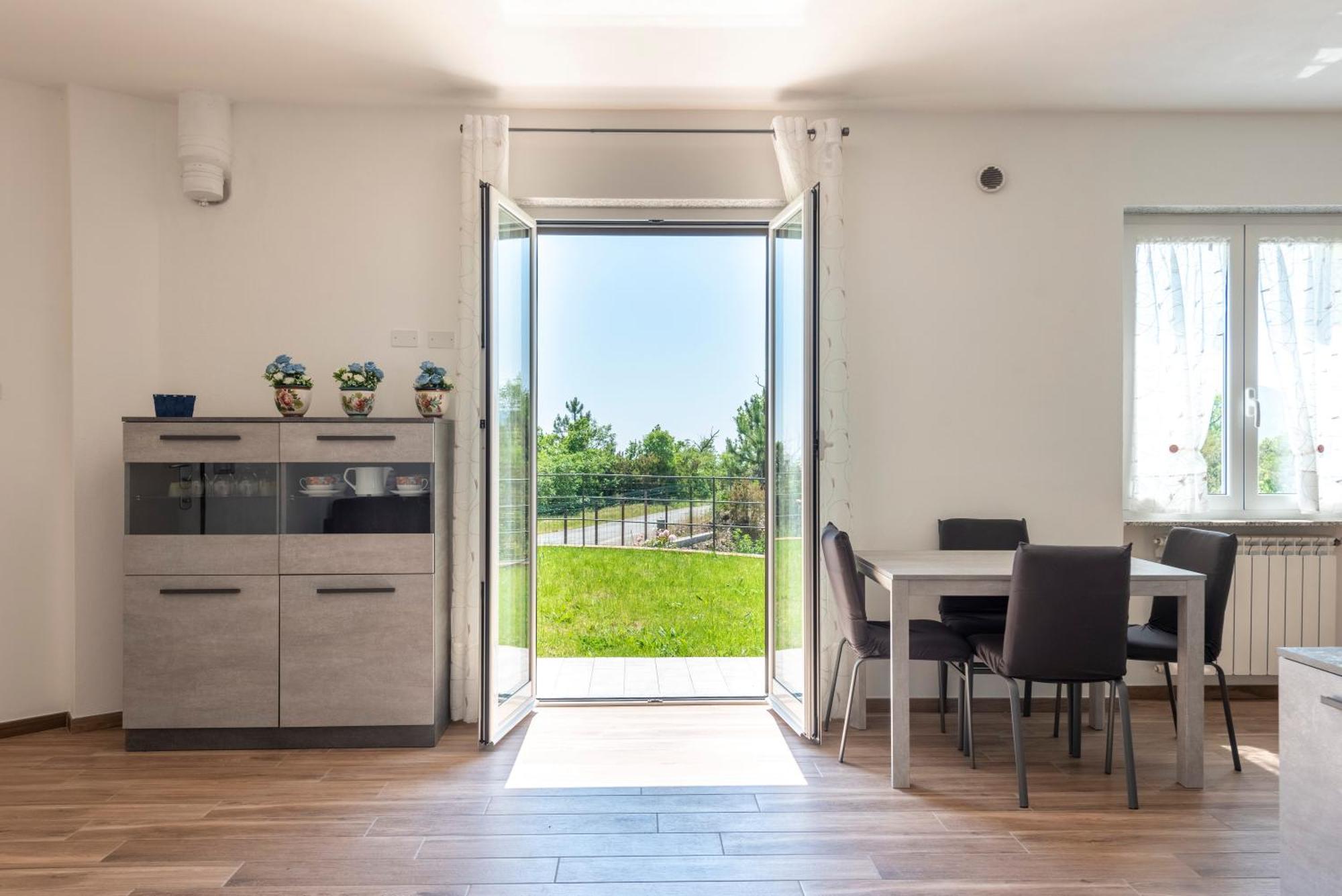 Joivy Villa Guanna - Charming Flat With Garden Bracco Kültér fotó