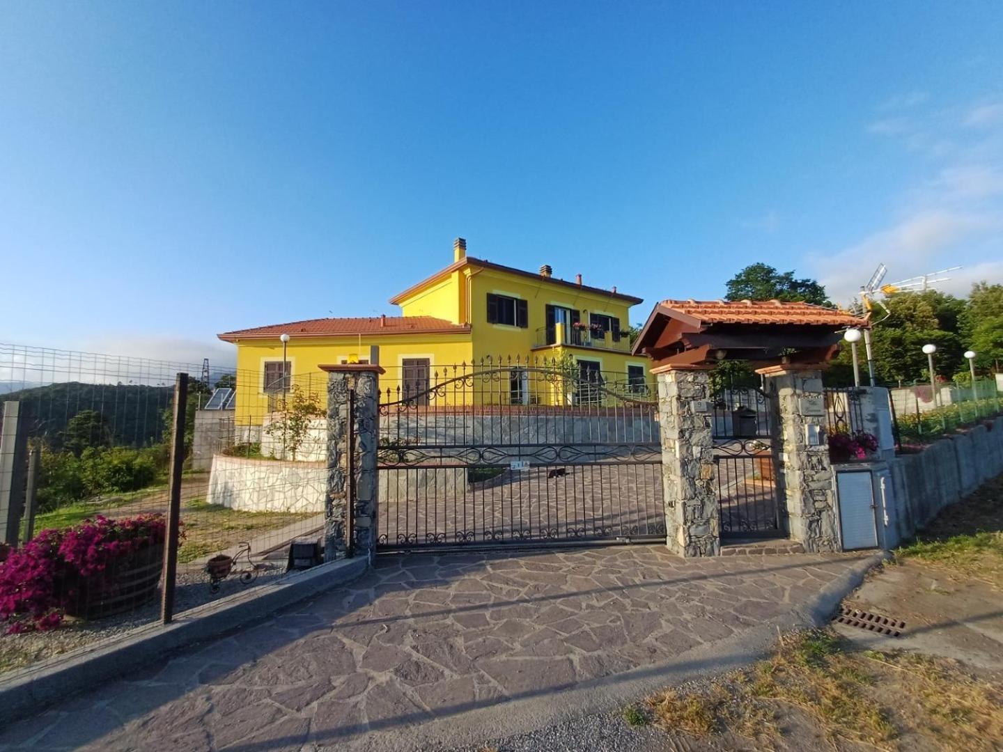 Joivy Villa Guanna - Charming Flat With Garden Bracco Kültér fotó